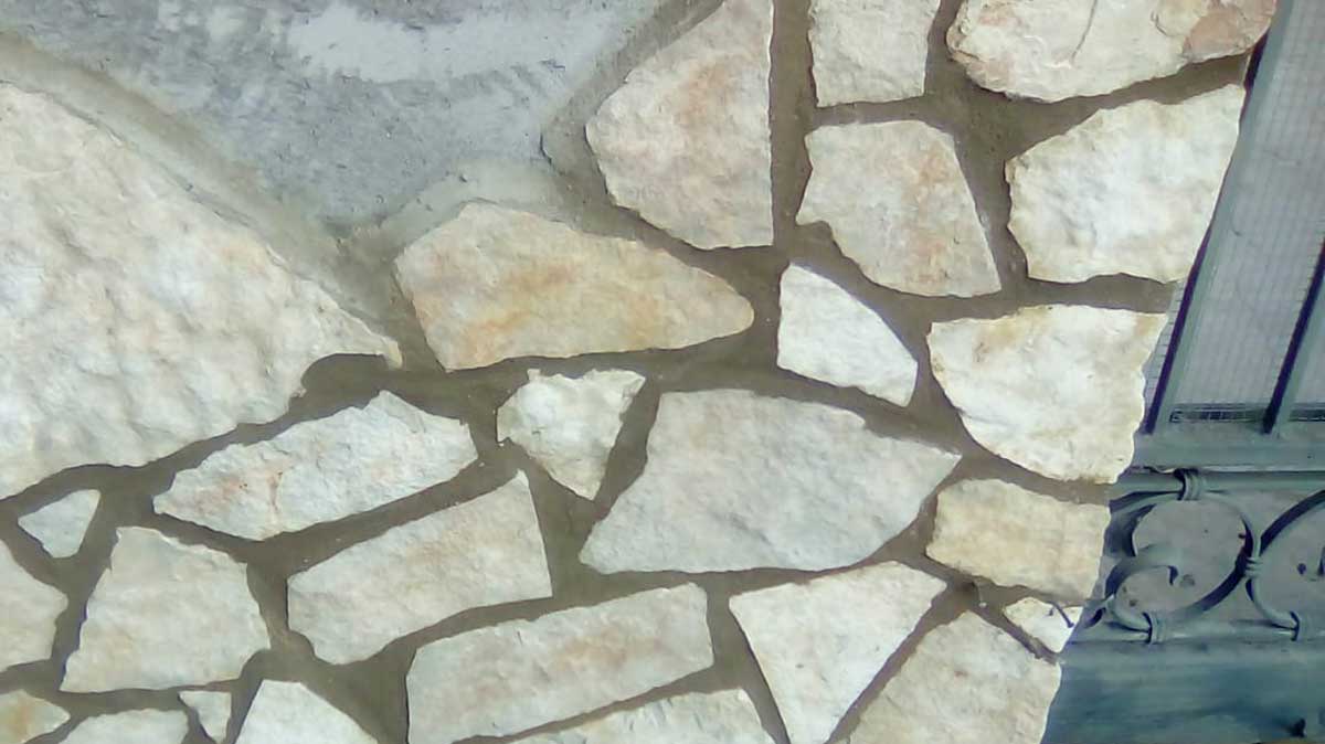 muro-1200x674 cornicione restaurato